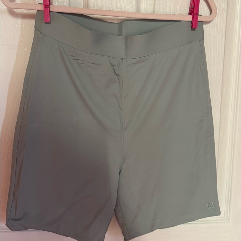 MESHKI sage biker shorts